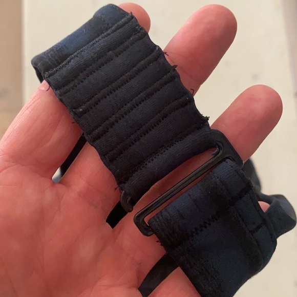 Navy and black striped lululemon sports bra - Picture 4 of 4